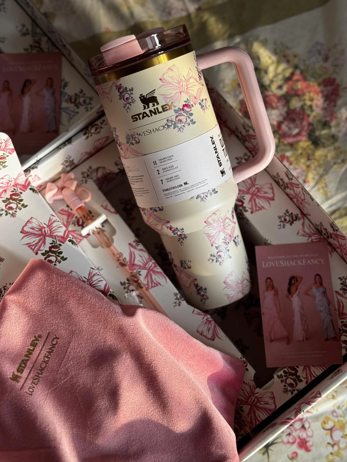 Stanley Quencher H2.0 Tumbler 40 oz - LoveShackFancy Holiday Blush Pink